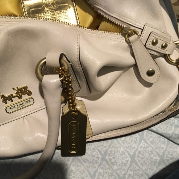 Coach satchel white with scarf and small wallet. - Picture 6 of 7